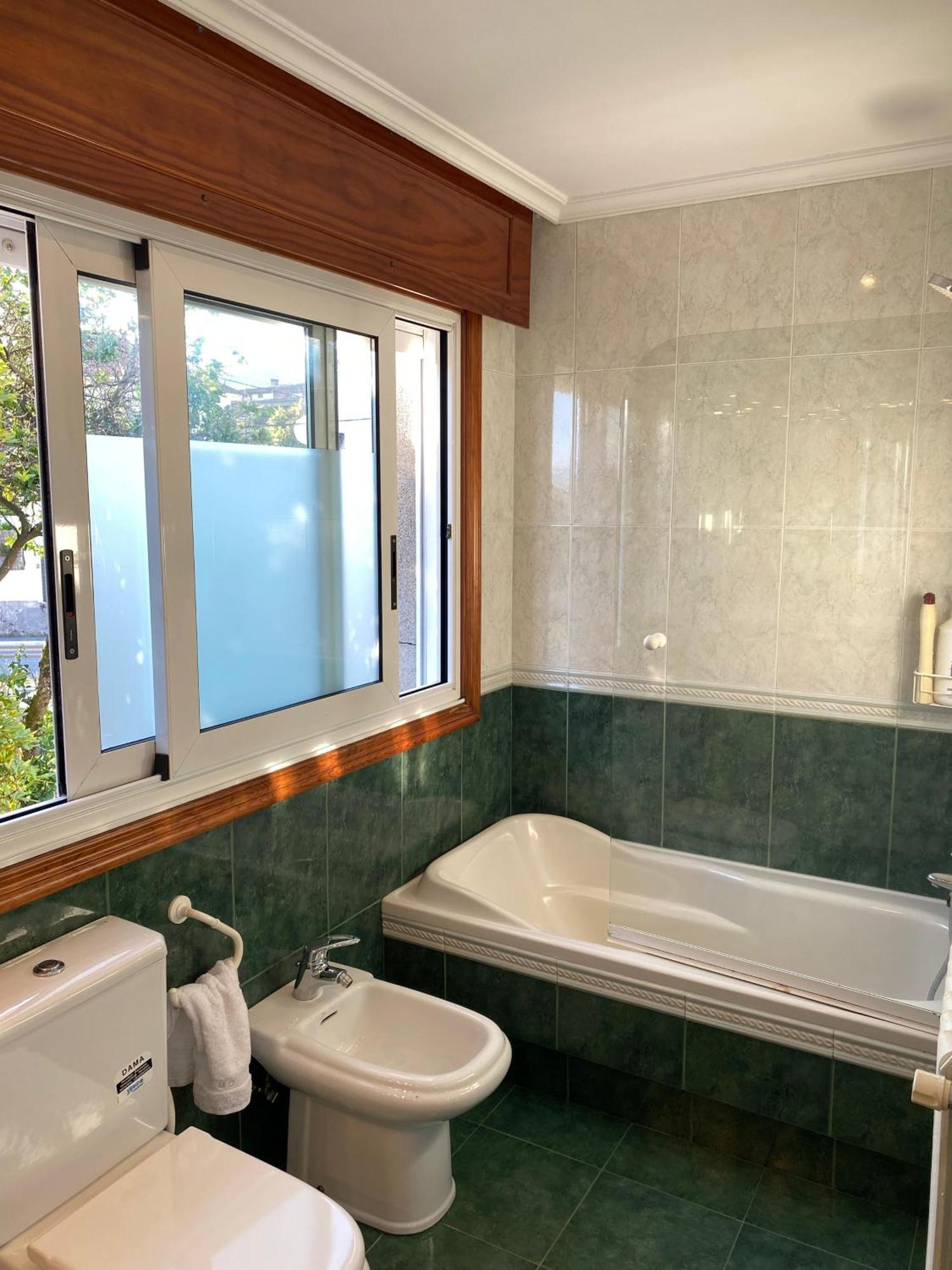 Chalet Adosado Independiente En Vigo - Canido Oya Esterno foto